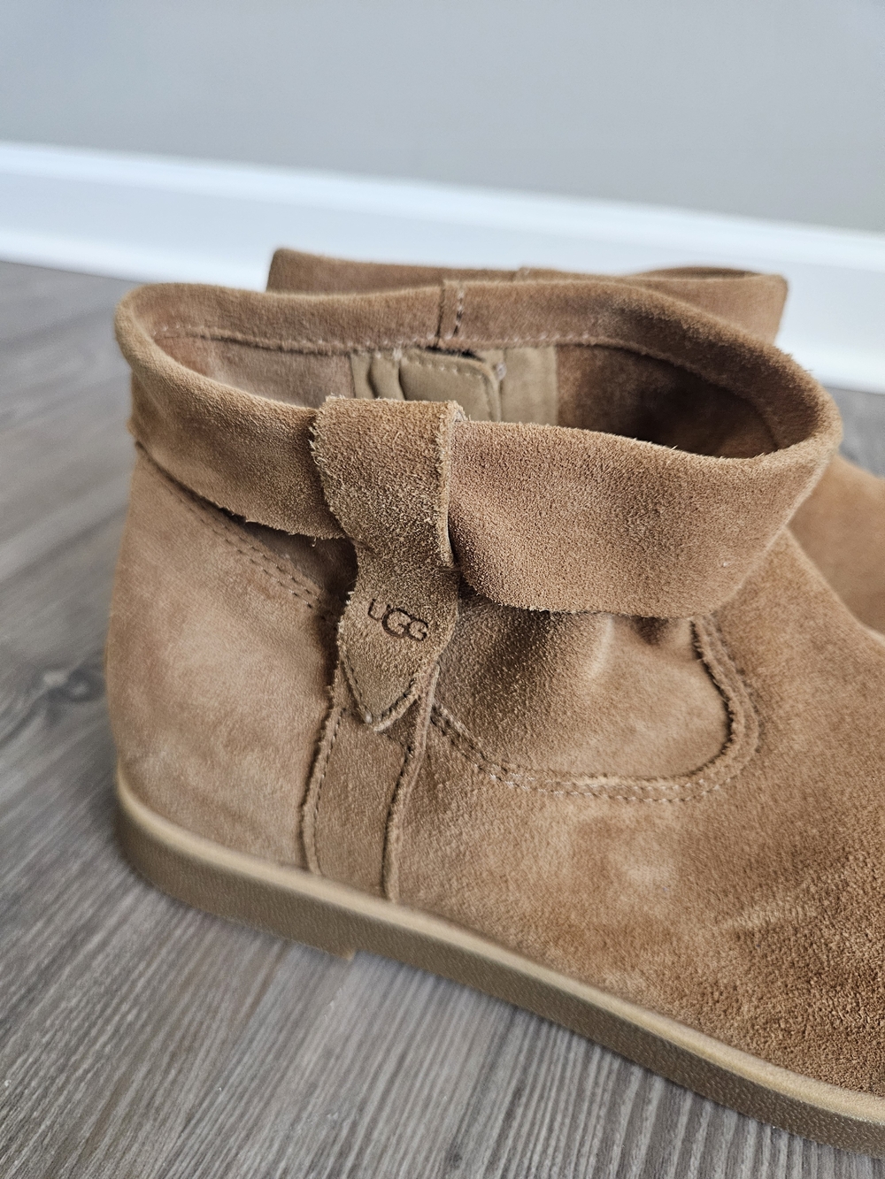 UGG Josefene Cuff Chestnut Suede Ankle Boots Booties Women’s Size 10